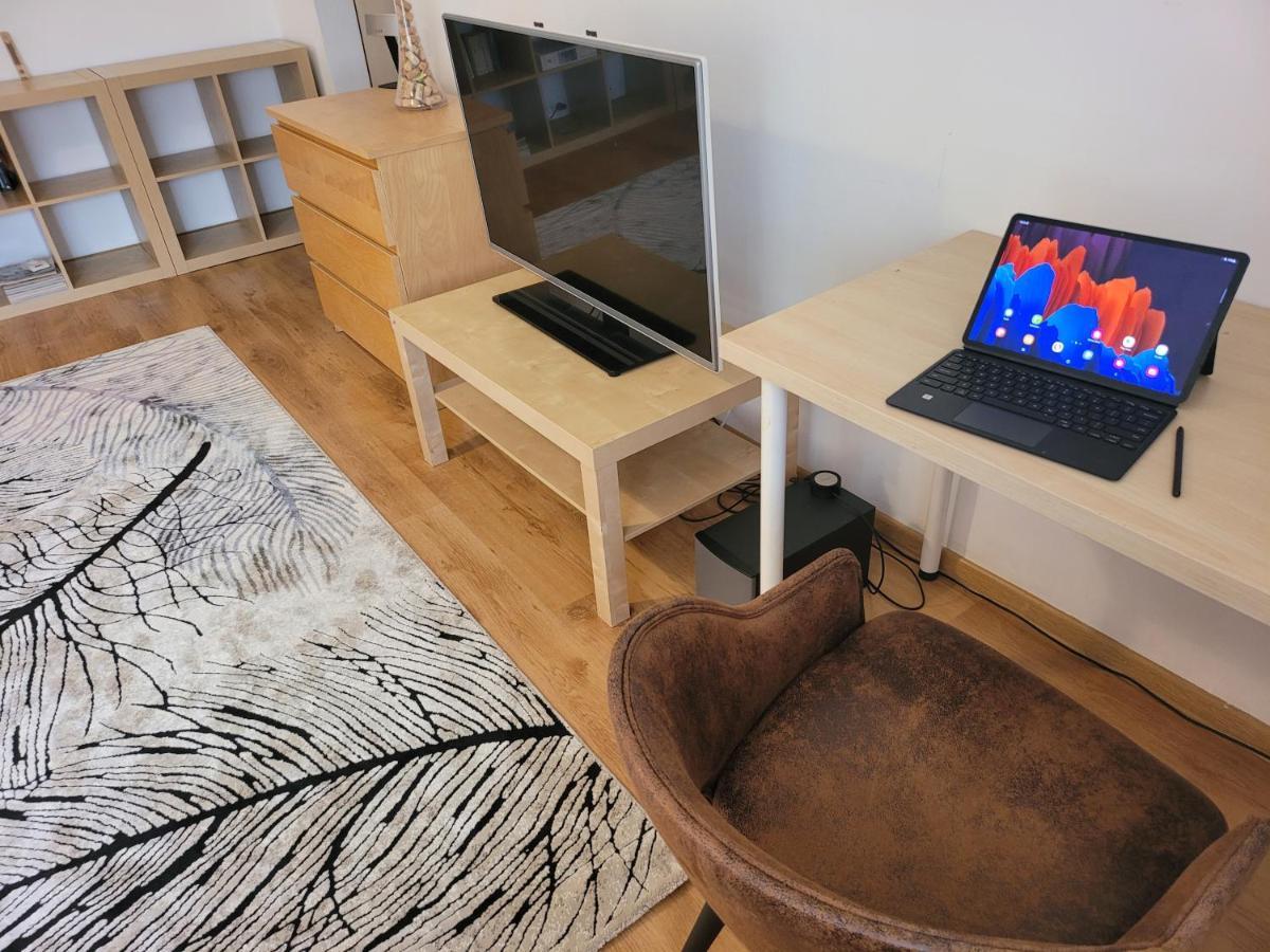 Family Friendly With Kids Room, Quiet And Peaceful Bukarest Exteriör bild
