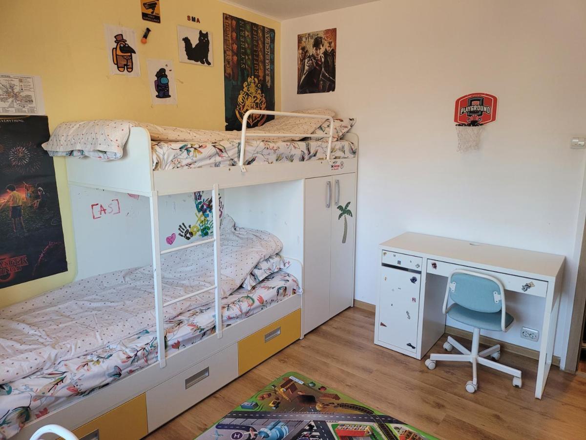 Family Friendly With Kids Room, Quiet And Peaceful Bukarest Exteriör bild